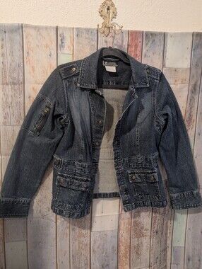 Columbia XCO vintage denim jacket features front snap closures, Sz M